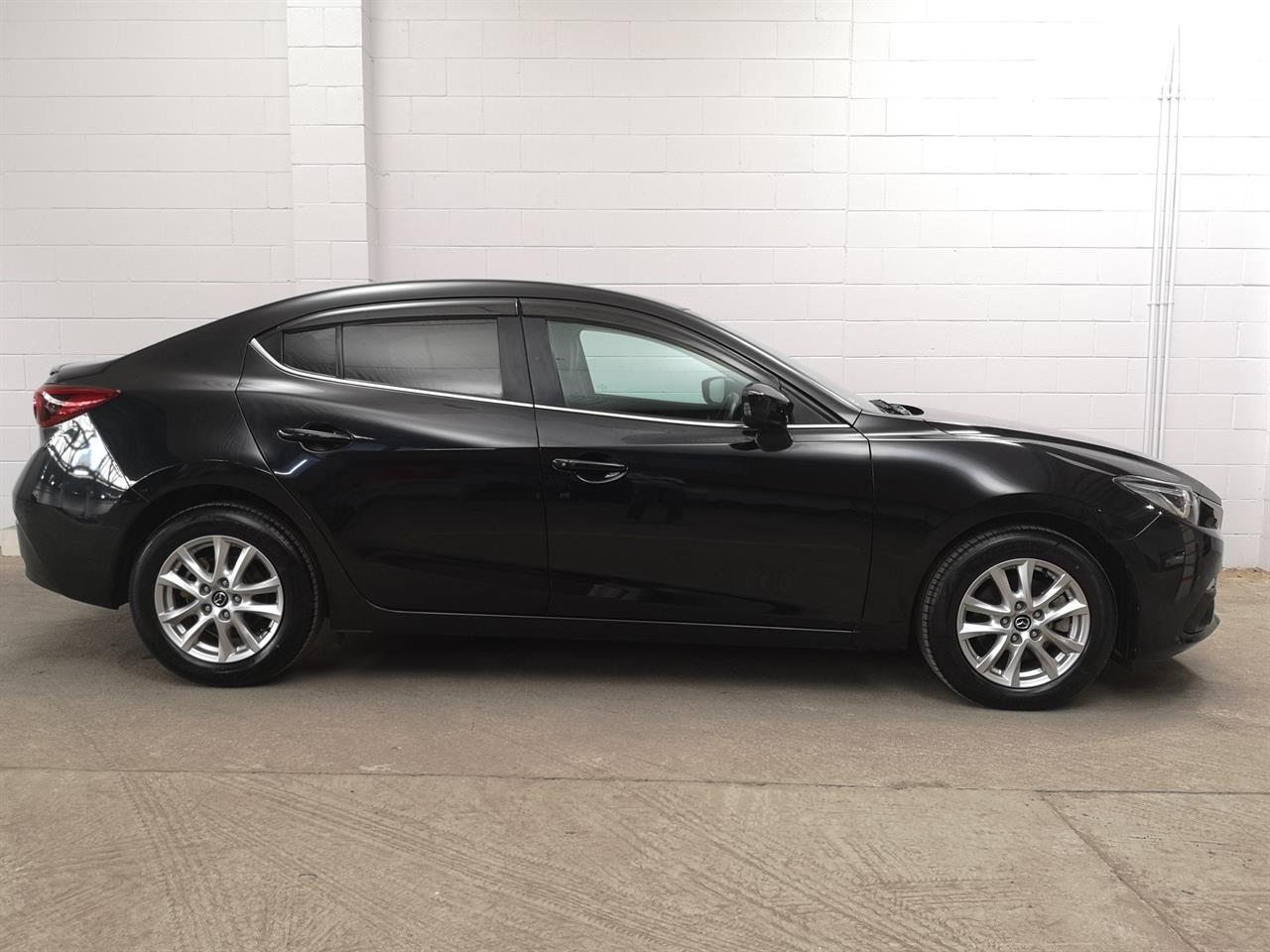 2014 Mazda Axela