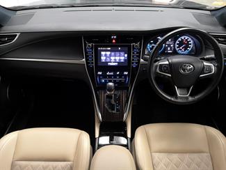 2015 Toyota Harrier - Thumbnail