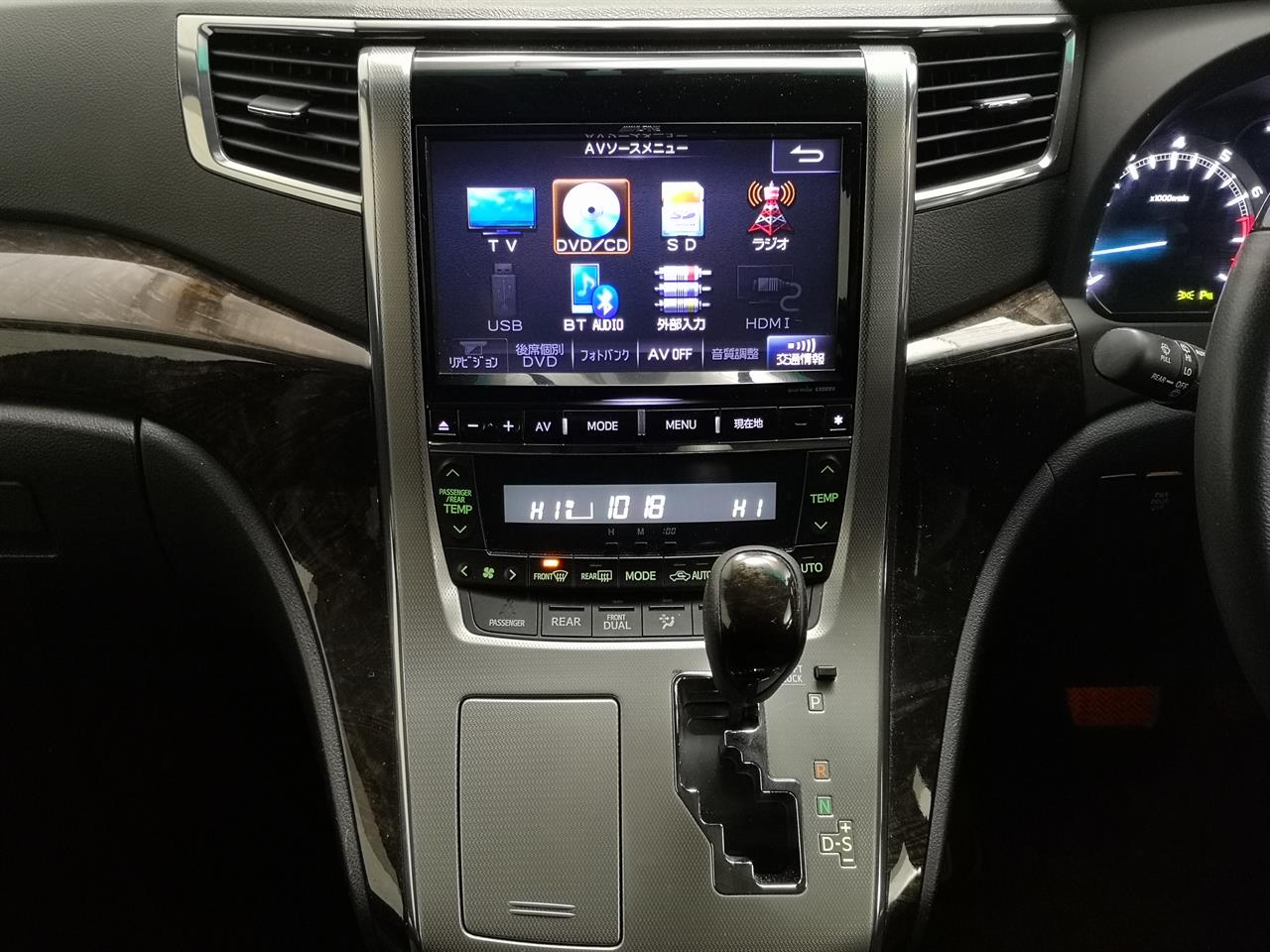 2013 Toyota Alphard