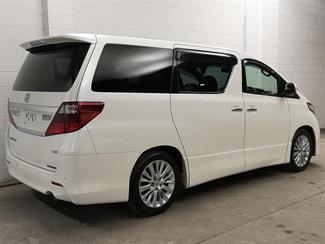 2013 Toyota Alphard - Thumbnail