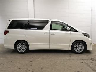 2013 Toyota Alphard - Thumbnail