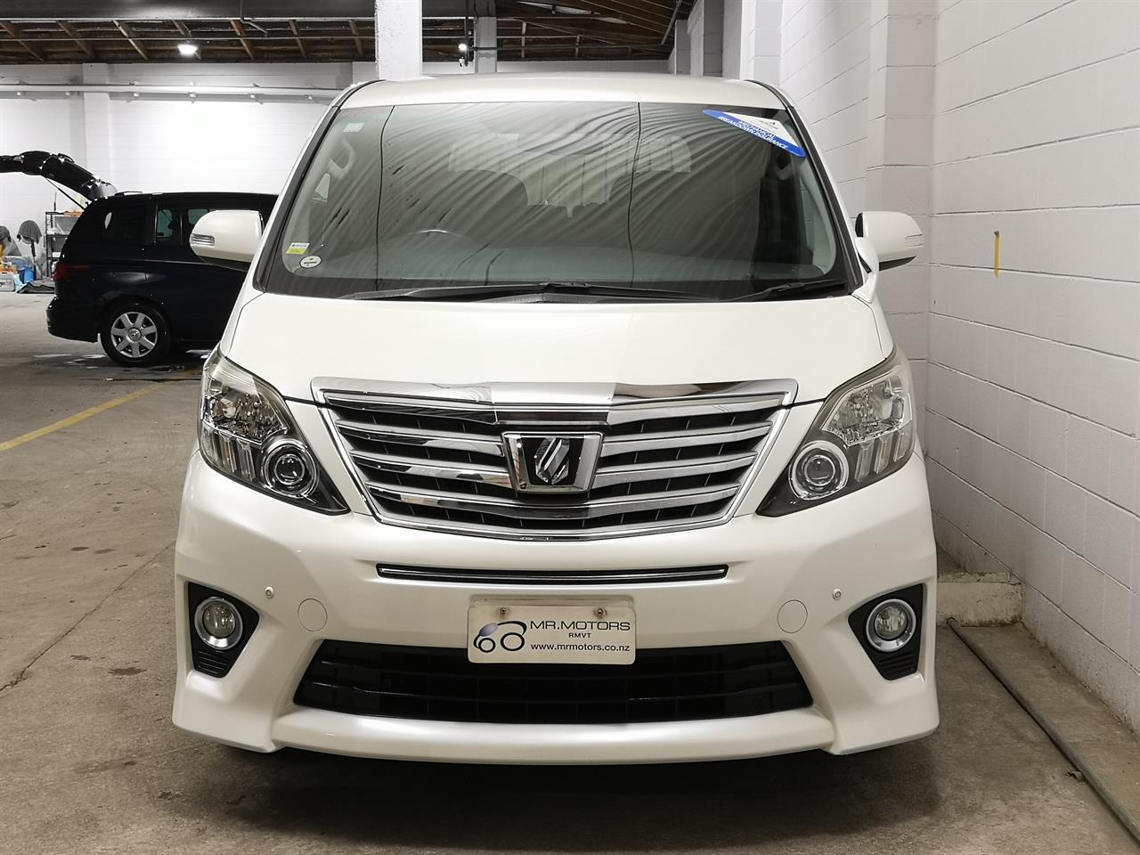 2013 Toyota Alphard