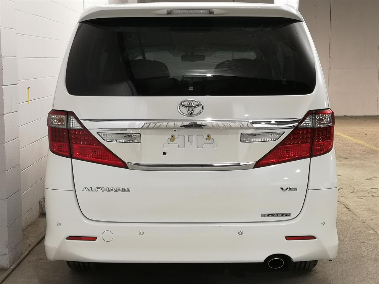 2013 Toyota Alphard