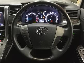 2013 Toyota Alphard - Thumbnail
