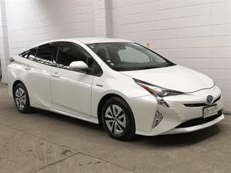 2016 Toyota Prius - Thumbnail