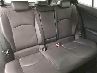 2016 Toyota Prius - Thumbnail