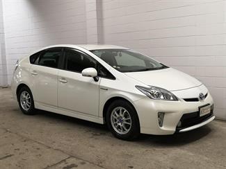 2014 Toyota Prius - Thumbnail