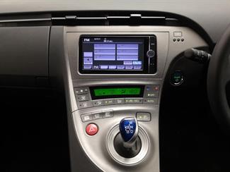 2014 Toyota Prius - Thumbnail