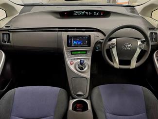 2012 Toyota Prius - Thumbnail