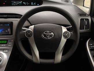 2012 Toyota Prius - Thumbnail
