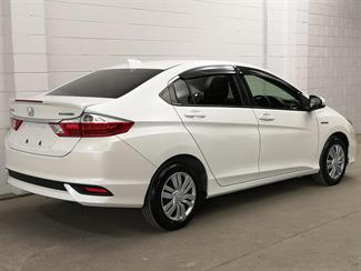 2018 Honda Grace - Thumbnail