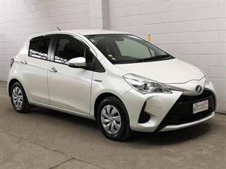 2018 Toyota Vitz - Thumbnail