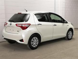 2018 Toyota Vitz - Thumbnail