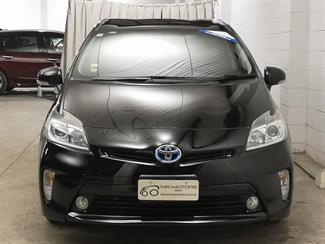 2014 Toyota Prius - Thumbnail