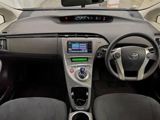 2014 Toyota Prius - Thumbnail