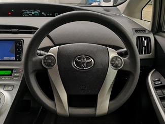 2014 Toyota Prius - Thumbnail