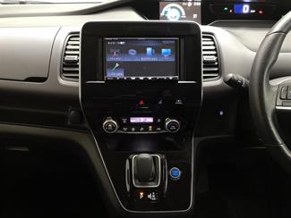2020 Nissan Serena - Thumbnail