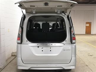2020 Nissan Serena - Thumbnail
