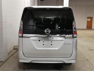 2020 Nissan Serena - Thumbnail