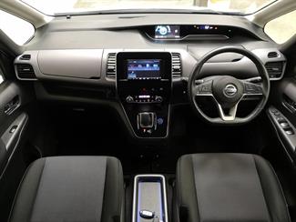 2020 Nissan Serena - Thumbnail