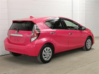 2016 Toyota Aqua - Thumbnail