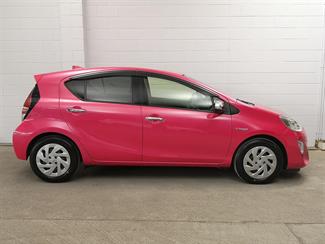 2016 Toyota Aqua - Thumbnail