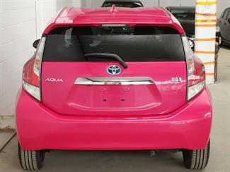 2016 Toyota Aqua - Thumbnail