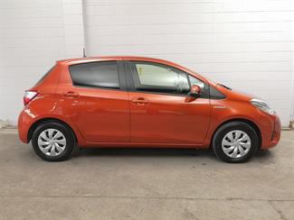 2018 Toyota Vitz - Thumbnail