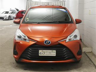 2018 Toyota Vitz - Thumbnail