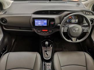 2018 Toyota Vitz - Thumbnail