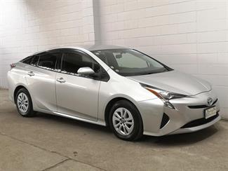 2017 Toyota Prius - Thumbnail