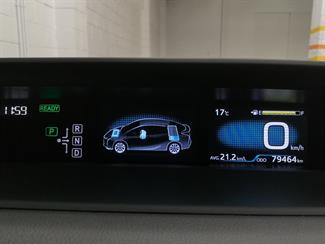 2017 Toyota Prius - Thumbnail