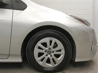 2017 Toyota Prius - Thumbnail