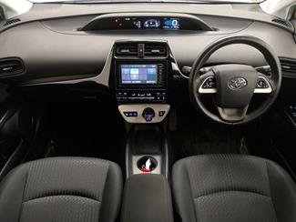 2017 Toyota Prius - Thumbnail