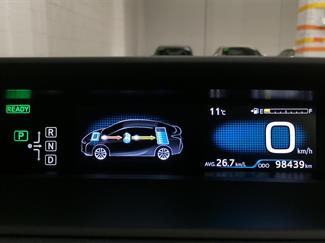 2017 Toyota Prius - Thumbnail
