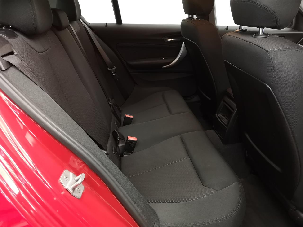 2015 BMW 118I