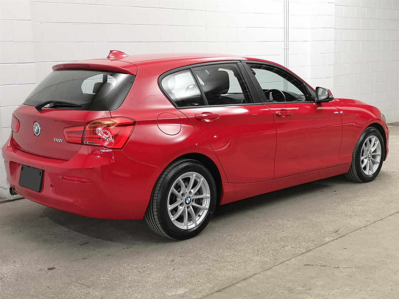 2015 BMW 118I