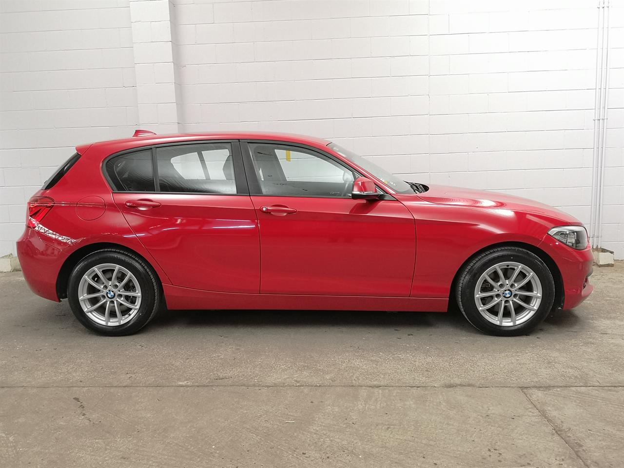 2015 BMW 118I
