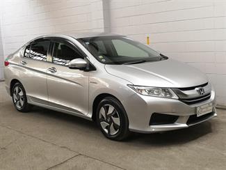 2015 Honda Grace - Thumbnail