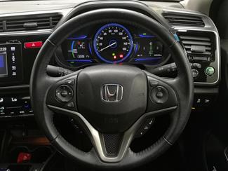 2015 Honda Grace - Thumbnail