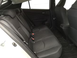 2017 Toyota Prius - Thumbnail