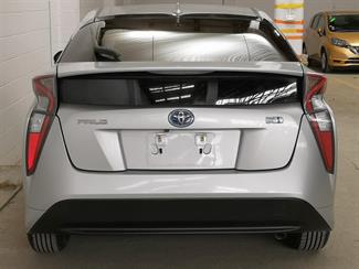 2017 Toyota Prius - Thumbnail