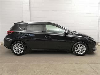 2017 Toyota Auris - Thumbnail