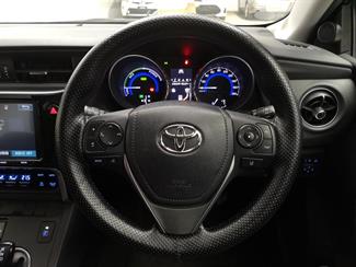 2017 Toyota Auris - Thumbnail
