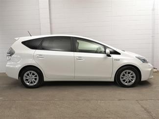 2012 Toyota Prius - Thumbnail
