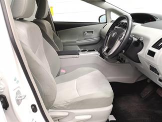 2012 Toyota Prius - Thumbnail