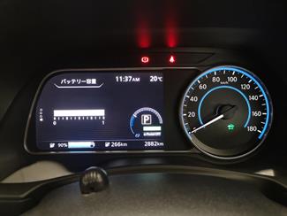 2020 Nissan Leaf - Thumbnail