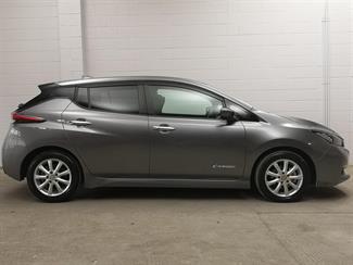 2020 Nissan Leaf - Thumbnail