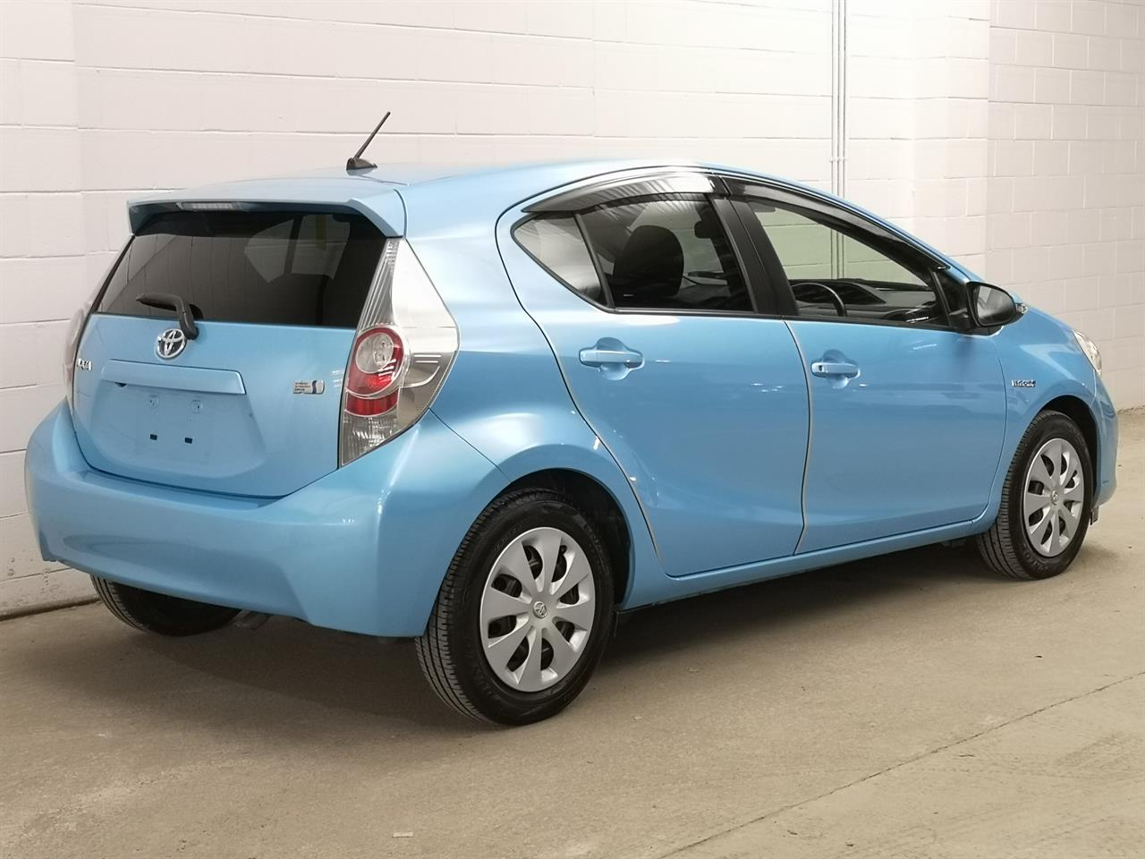 2013 Toyota Aqua