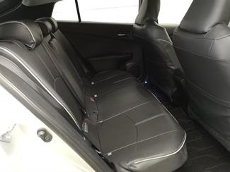 2016 Toyota Prius - Thumbnail